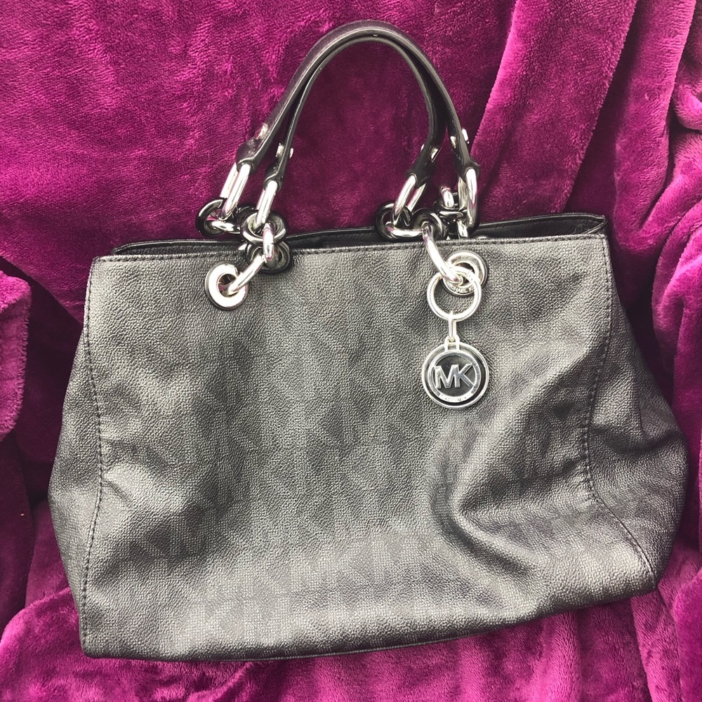 Michael Kors Classic Signature Tote Black